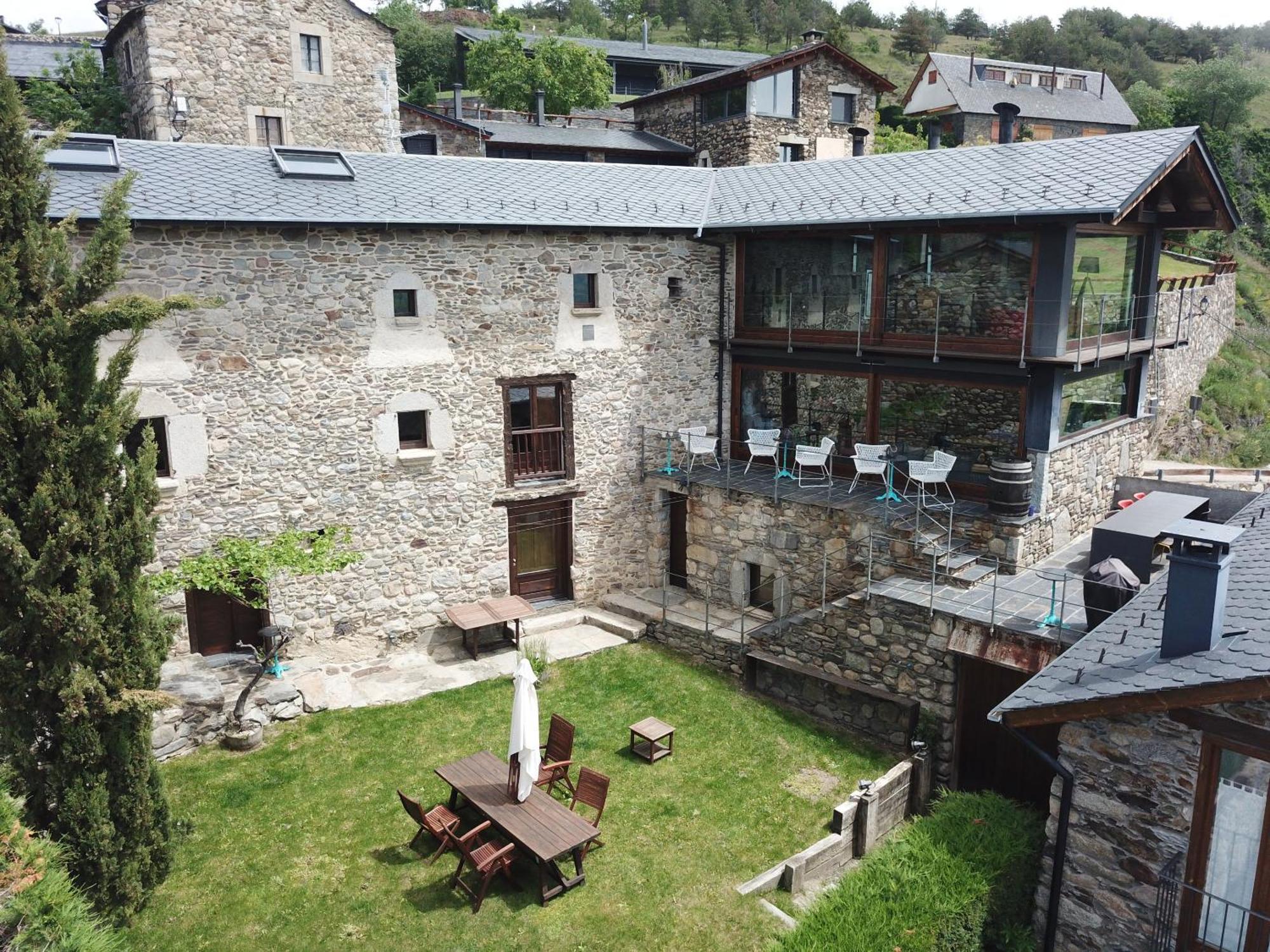 Bed and Breakfast Mas Farner - Adults Only Льивия Экстерьер фото